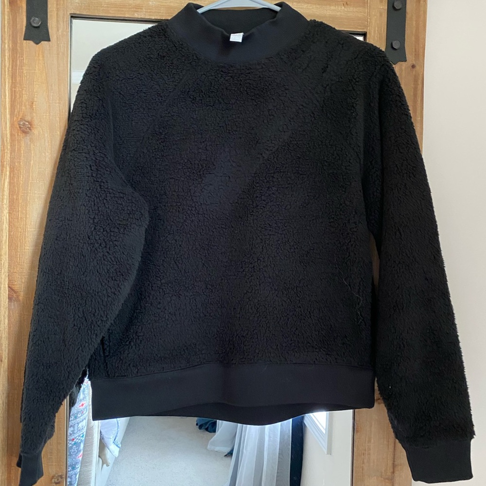 Athleta Sherpa pullover with pockets